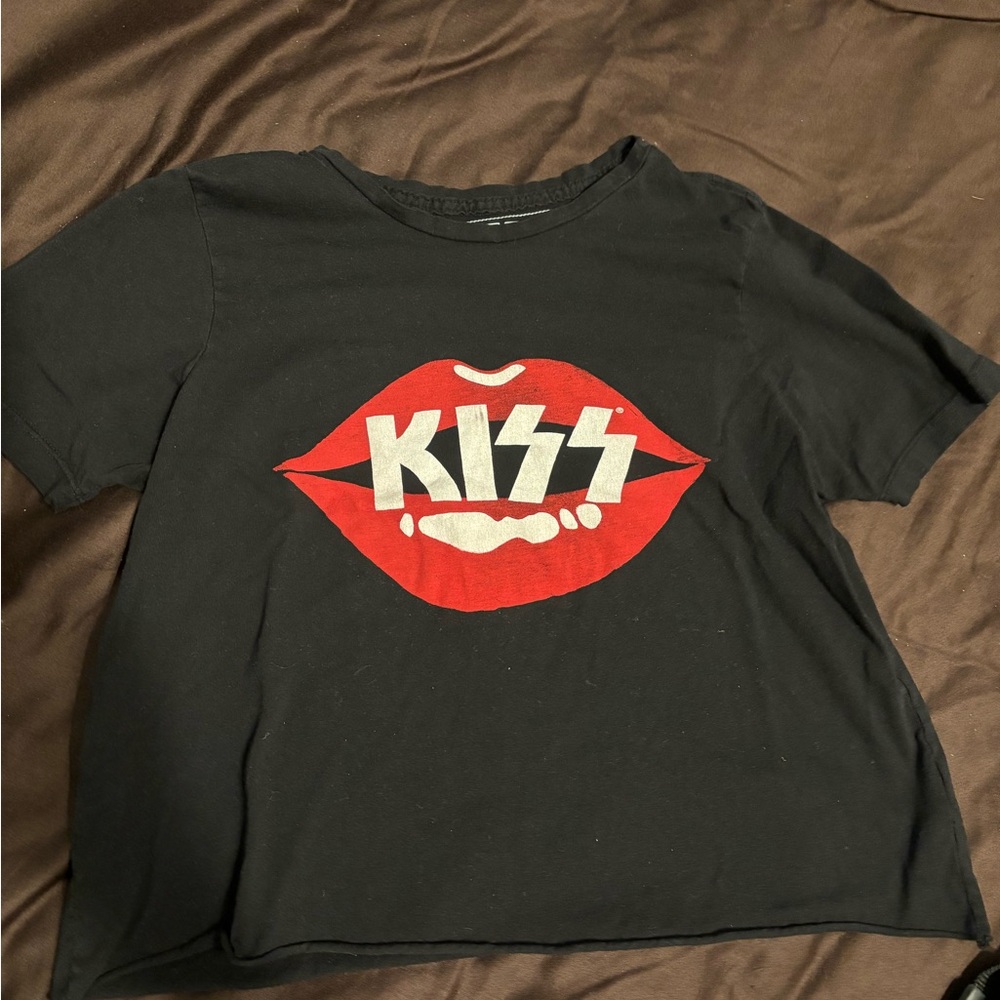 Retro brand kiss tshirt